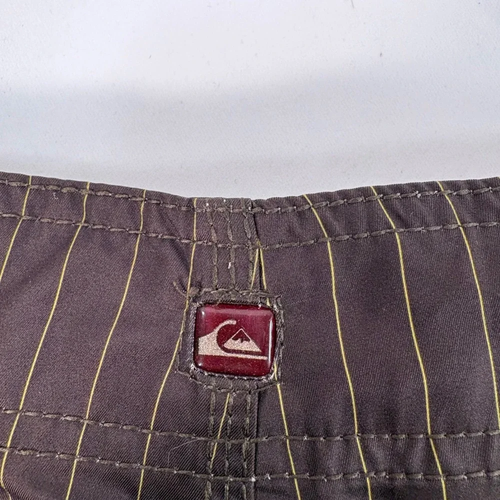 Quiksilver Board Shorts Brown Pinstripe Cargo Pocket Mens Swim Trunks 31